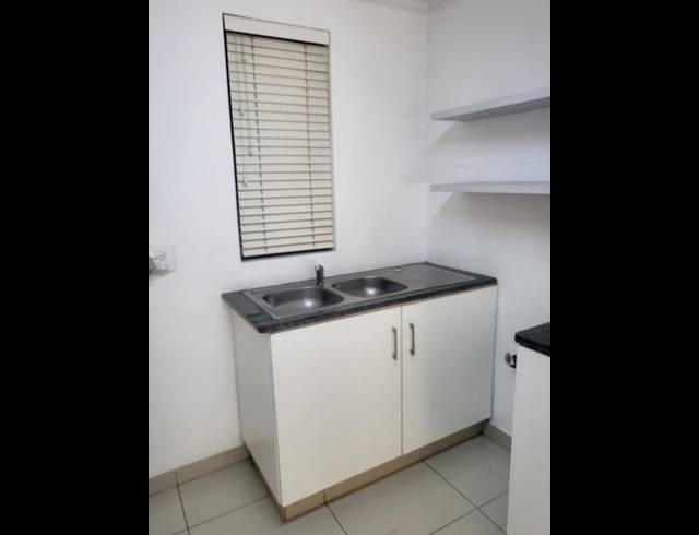 2 BEDROOM APARTMENT FOR SALE IN UMHLANGA CENTRAL